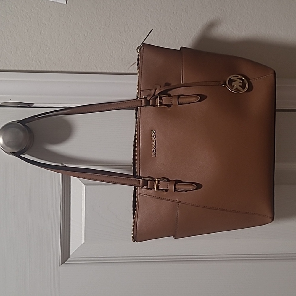 Michael Kors Charlotte Large Top Zip Tote